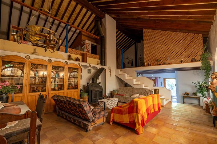 Image No.23-4 Bed Country House for sale