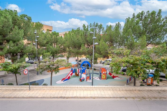 Image No.24-5 Bed Townhouse for sale