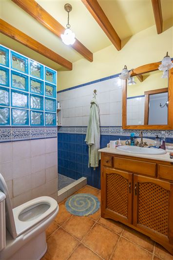 Image No.25-5 Bed Townhouse for sale