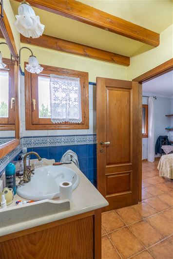 Image No.26-5 Bed Townhouse for sale