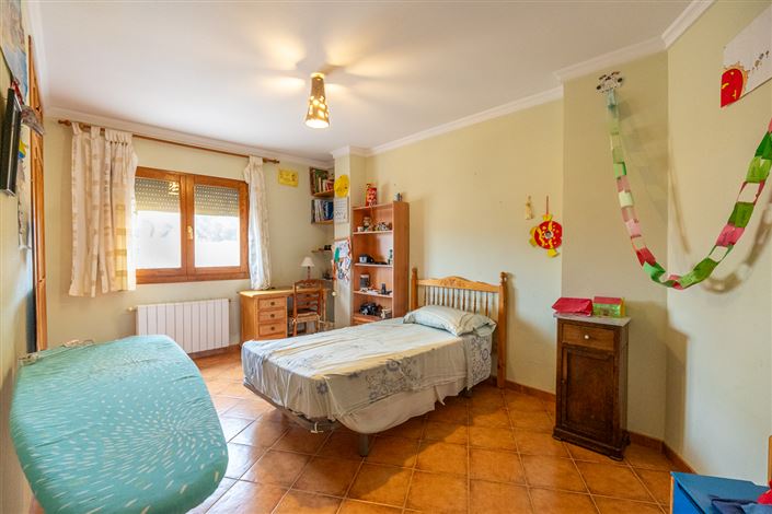 Image No.27-5 Bed Townhouse for sale