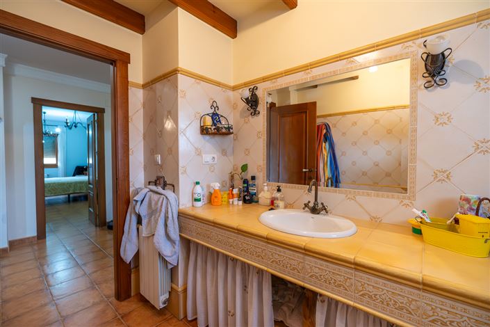 Image No.30-5 Bed Townhouse for sale