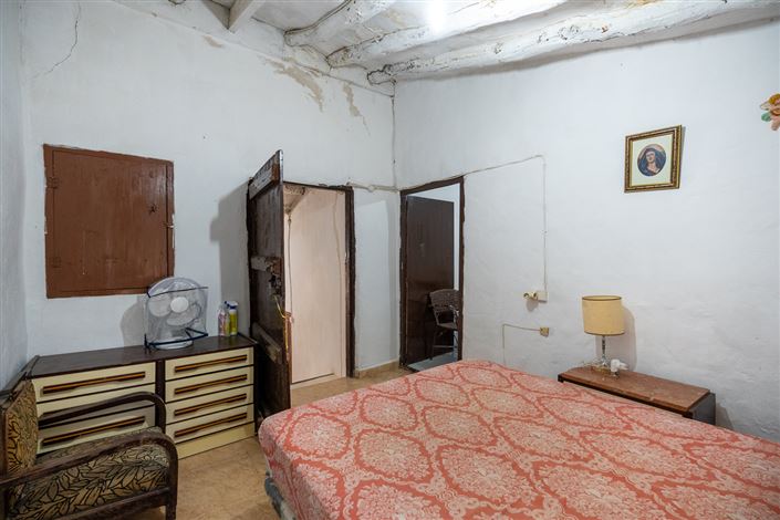 Image No.27-4 Bed Country House for sale