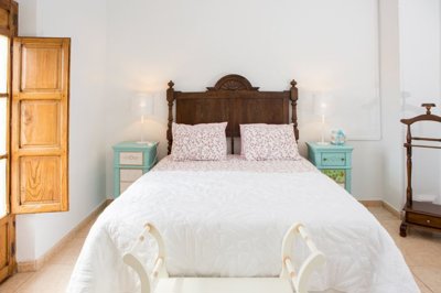 3465traditionaltownhouseguesthousewithactivet