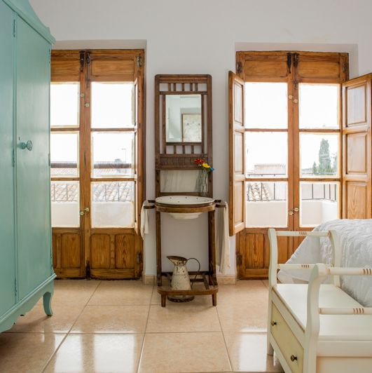 Image No.14-5 Bed Commercial for sale