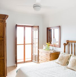 3465traditionaltownhouseguesthousewithactivet