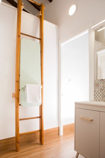 Image No.22-5 Bed Commercial for sale