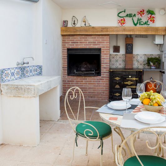 Image No.9-5 Bed Commercial for sale