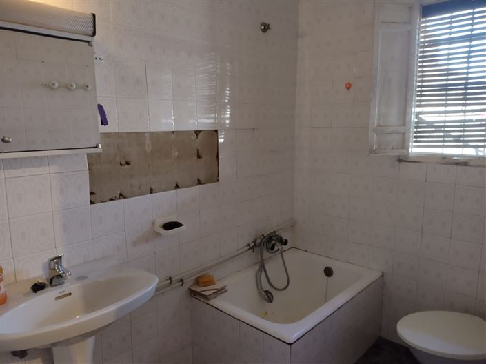 Image No.25-5 Bed Country House for sale