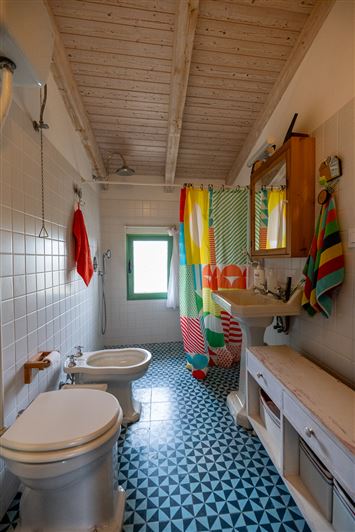 Image No.28-3 Bed Country House for sale