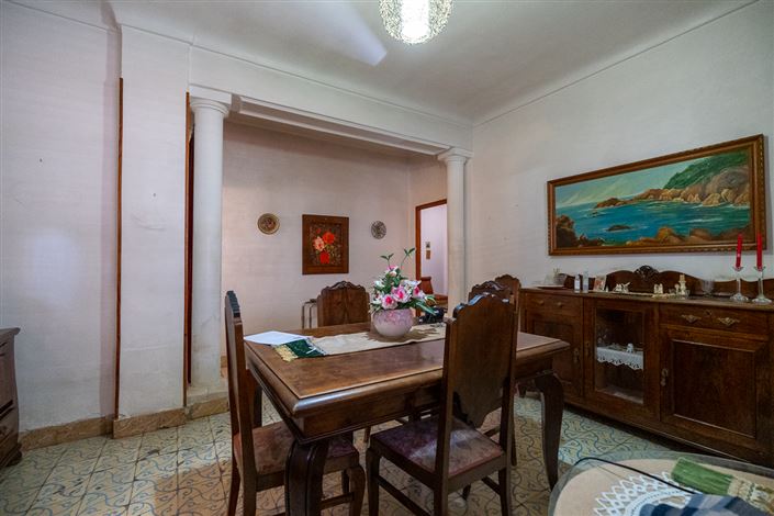 Image No.27-6 Bed Townhouse for sale