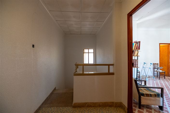 Image No.30-6 Bed Townhouse for sale