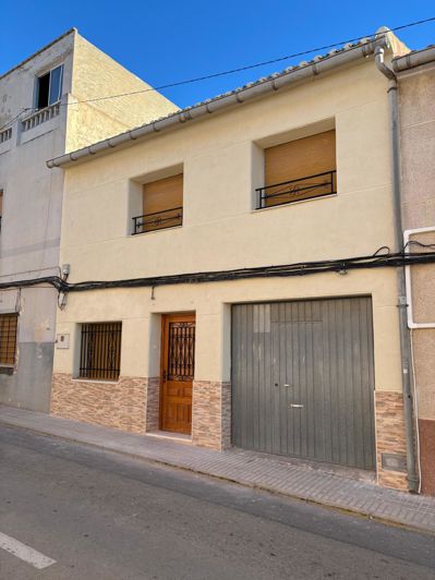 Image No.1-4 Bed Townhouse for sale