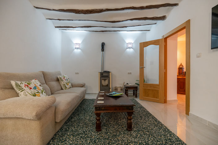 Image No.10-6 Bed Country House for sale