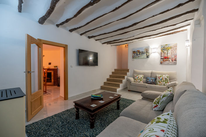 Image No.11-6 Bed Country House for sale