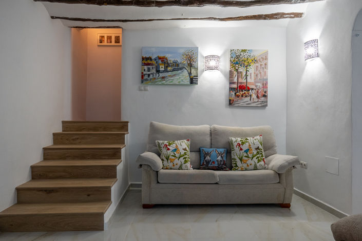 Image No.27-6 Bed Country House for sale