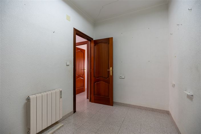 Image No.13-3 Bed Townhouse for sale