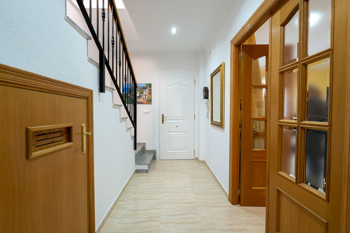 Image No.20-3 Bed Townhouse for sale