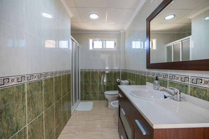 Image No.30-3 Bed Townhouse for sale