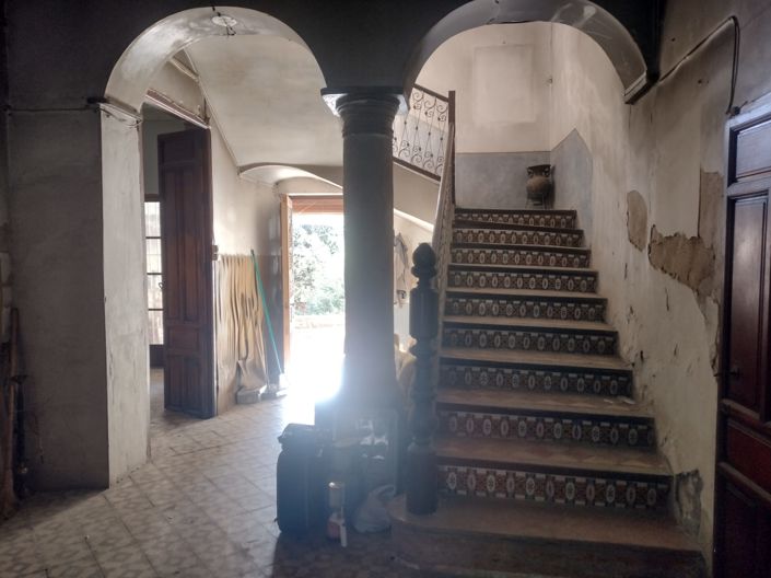 Image No.19-8 Bed Townhouse for sale