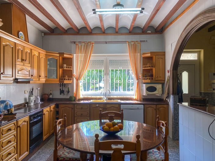 Image No.14-6 Bed Country House for sale