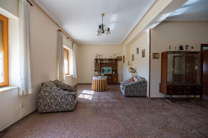 Image No.7-6 Bed Country House for sale