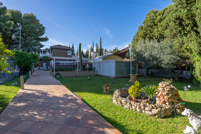 Image No.12-5 Bed Villa for sale