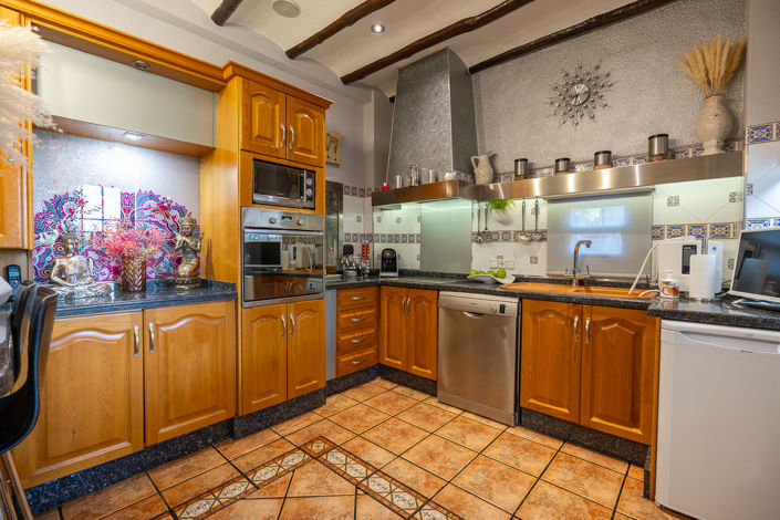 Image No.17-5 Bed Villa for sale