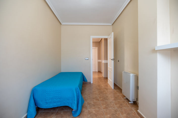 Image No.14-4 Bed Townhouse for sale