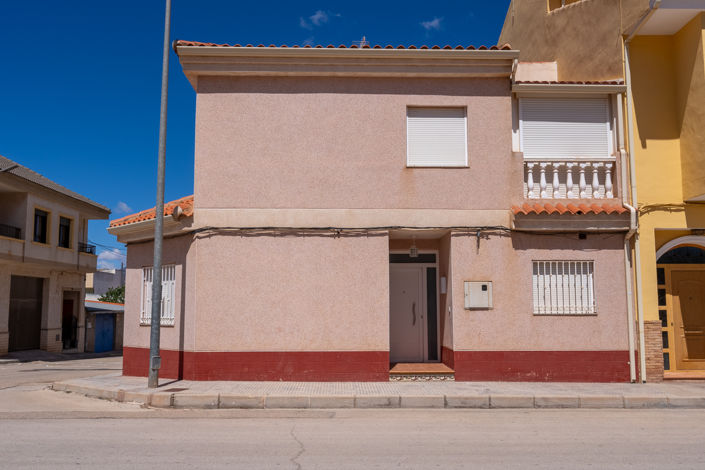 Image No.2-4 Bed Townhouse for sale