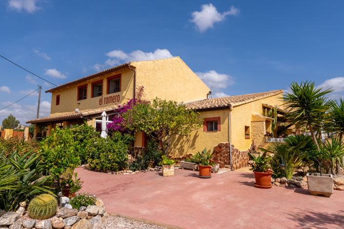 Image No.3-6 Bed Farmhouse for sale