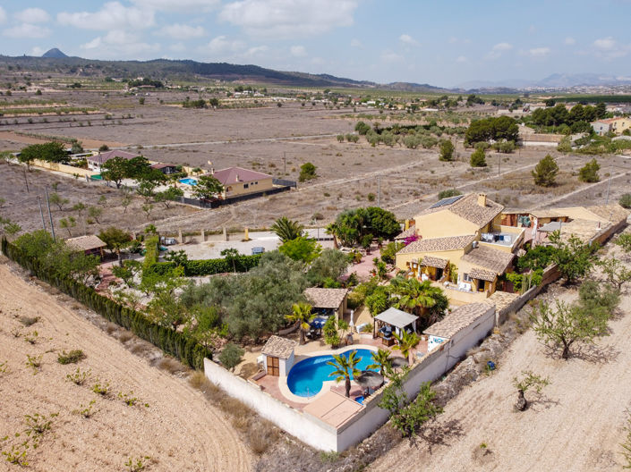 Image No.6-6 Bed Farmhouse for sale