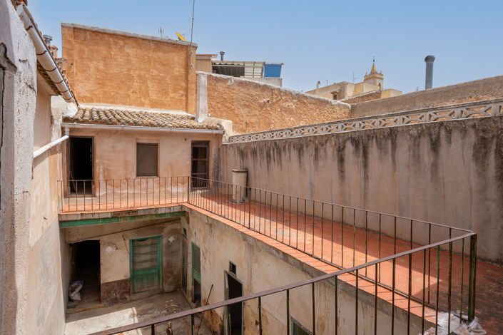 Image No.30-4 Bed Townhouse for sale