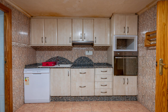 Image No.16-5 Bed Country House for sale