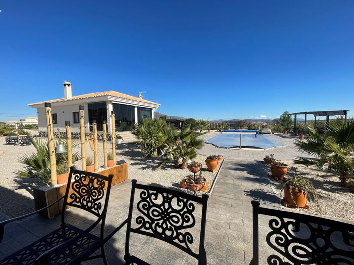 Image No.6-3 Bed Villa for sale