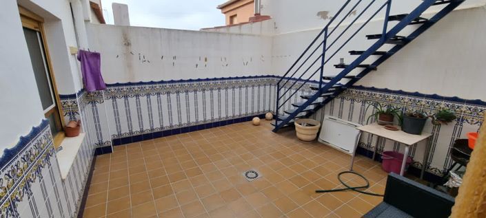 Image No.14-4 Bed Townhouse for sale