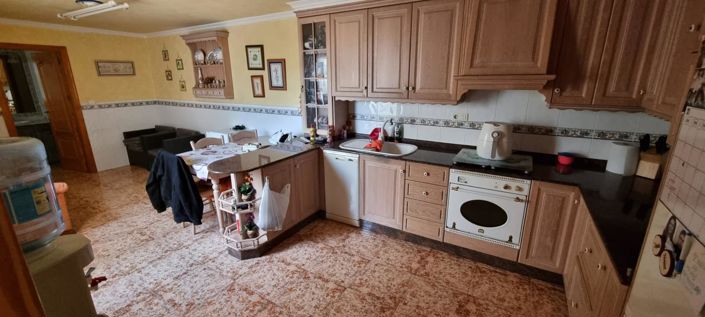 Image No.4-4 Bed Townhouse for sale