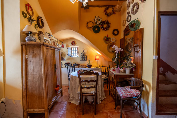 Image No.10-7 Bed Country House for sale