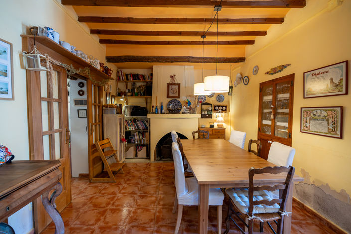 Image No.11-7 Bed Country House for sale