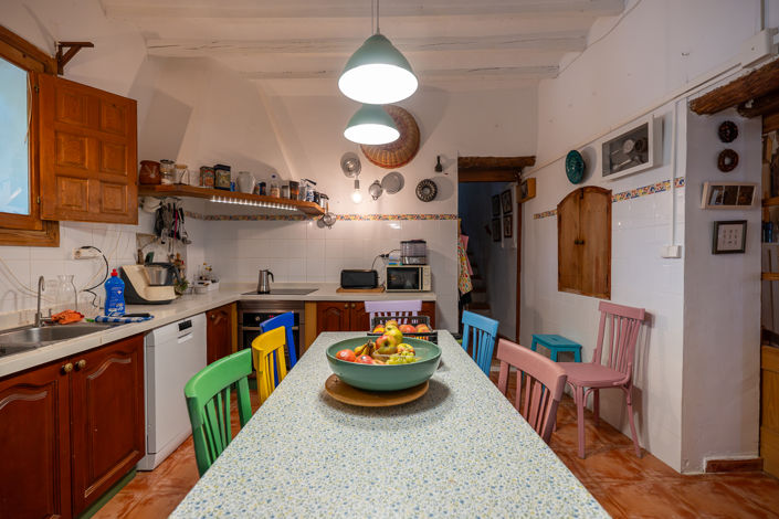 Image No.14-7 Bed Country House for sale