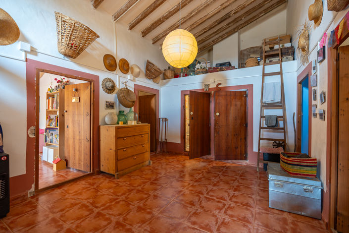 Image No.25-7 Bed Country House for sale