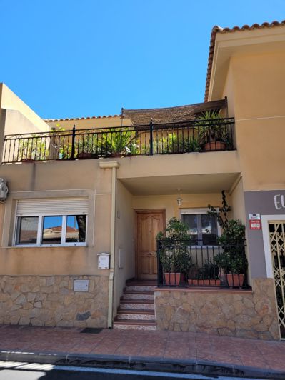 Image No.1-5 Bed Townhouse for sale