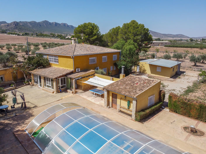 Image No.1-8 Bed Villa for sale