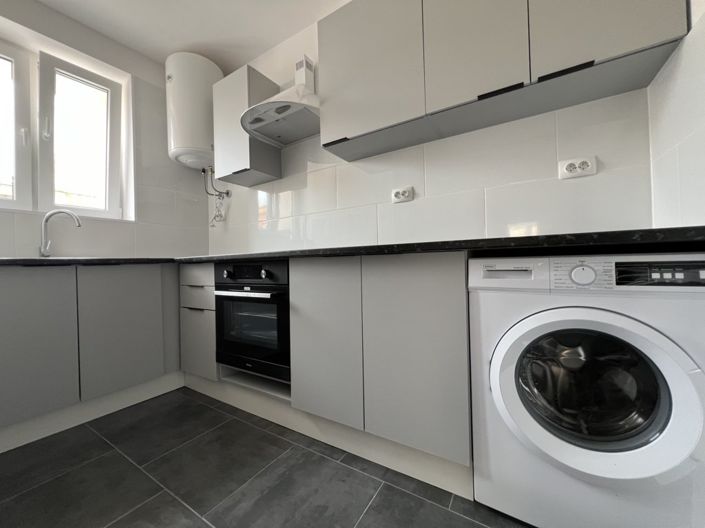 Image No.9-5 Bed Townhouse for sale