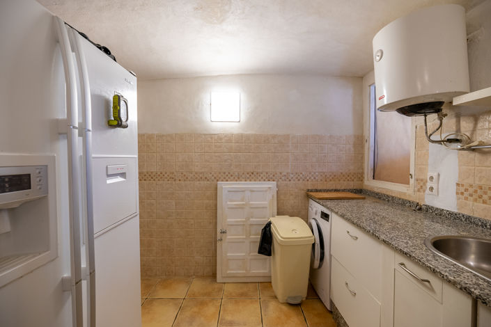 Image No.19-4 Bed Country House for sale