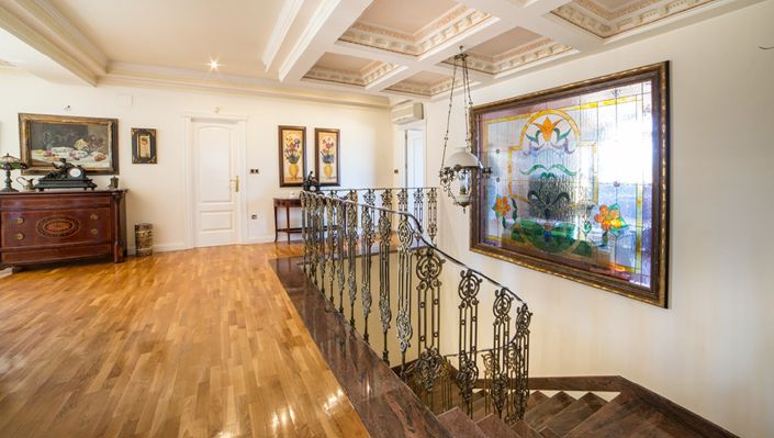 Image No.11-7 Bed Villa for sale