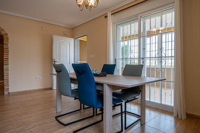 Image No.12-6 Bed Villa for sale