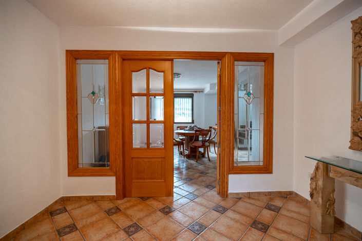 Image No.10-6 Bed Country House for sale