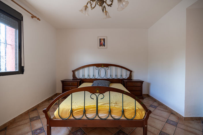 Image No.18-6 Bed Country House for sale