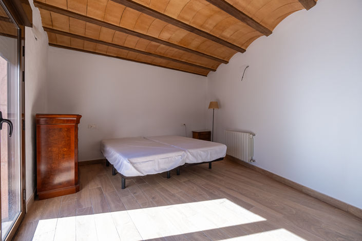 Image No.17-4 Bed Townhouse for sale